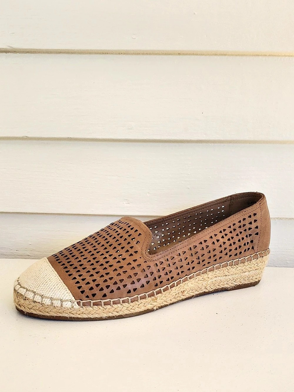 Bella Vita Channing Brown Leather perforated wedge espadrille Size 8